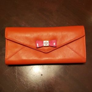 TORY BURCH wallet Bow envelope.